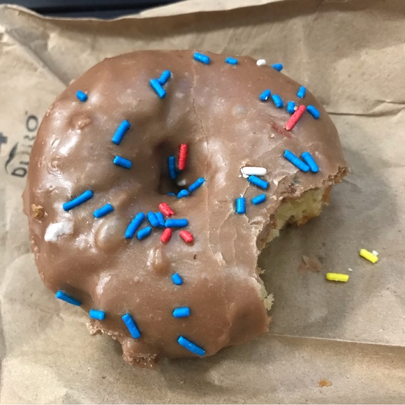 Meet your Posher, Lizzie - Picture 5 of 7